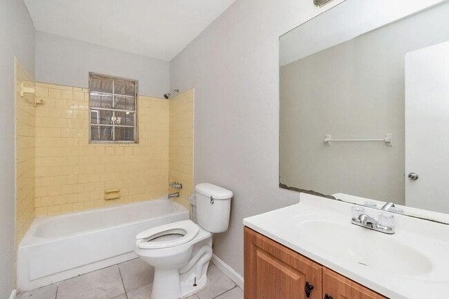 Photo - 1517 Colgin St