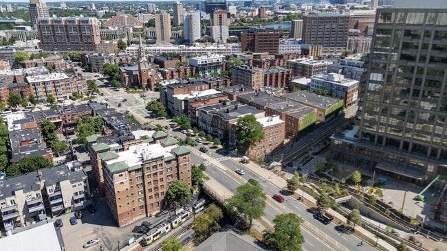 451 Park Dr Unit 5C