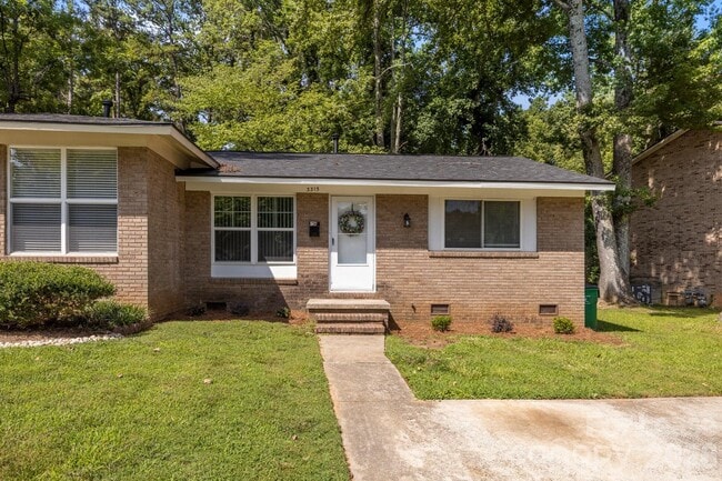 Photo - 3315 Erskine Dr