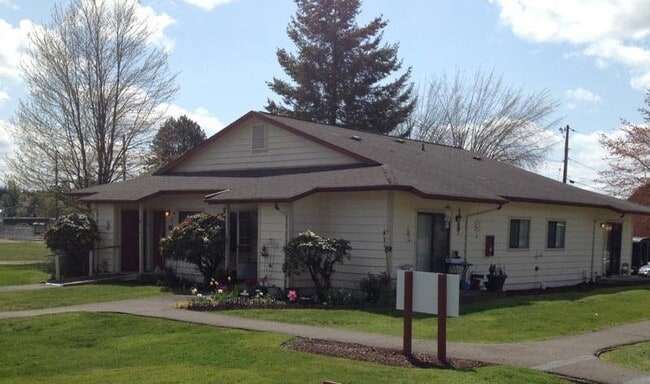 Photo - 140 N Summit Rd Unit #140 43