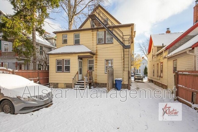 Photo - 3786 W 37th St Unidad #3
