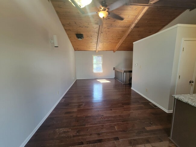 Photo - 577 El Paseo Pl