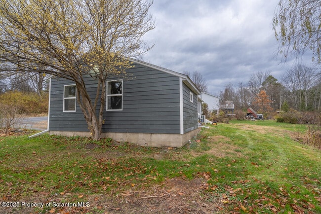 Photo - 240 Craig Rd