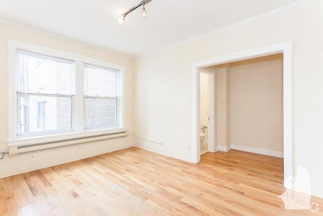 Building Photo - 1 bedroom in Chicago IL 60657 Unit 108 Rental