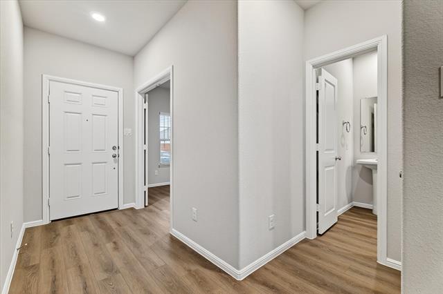 Photo - 431 Wydown Dr