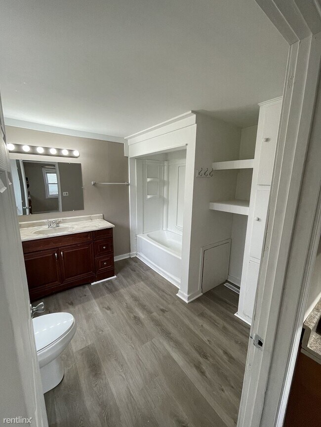 Photo - 3 br, 1 bath House - 2418 Dunlap St