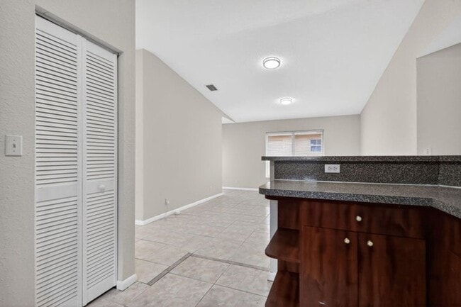 Photo - 2208 Evans St