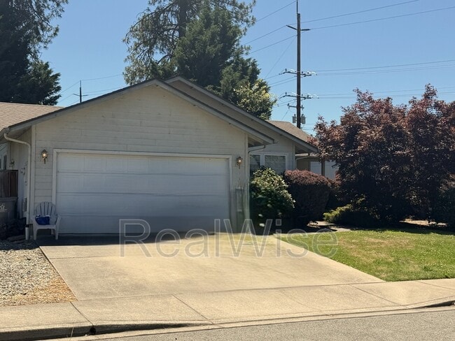 Photo - 817 Golden Park Dr