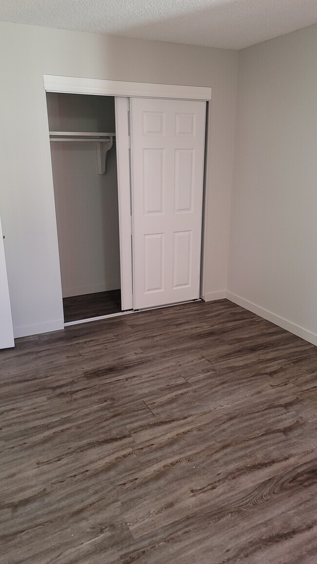 Photo - 9821 156 St NW