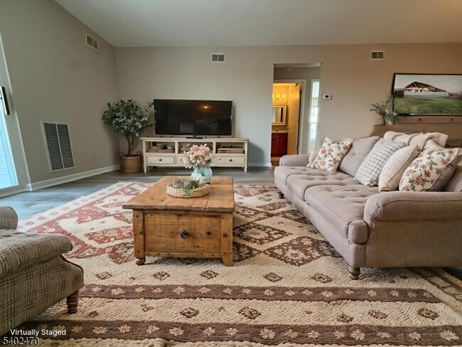 Photo - 97 Crestview Ln