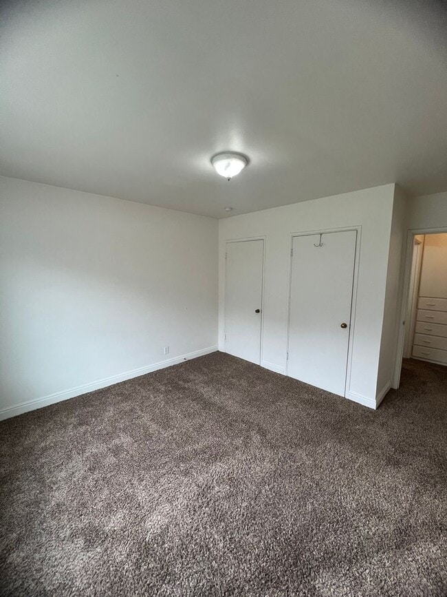 Building Photo - South of BYU Campus 1 bed/ 1 bath Unit 23