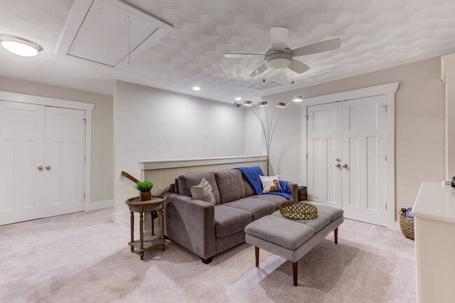 Building Photo - 517 22nd St Unit ID1248909P Rental