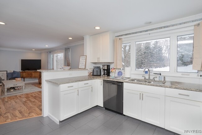 Photo - 1090 Stolle Rd