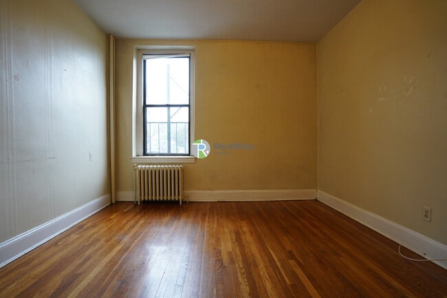 Building Photo - 223 Essex St Rental