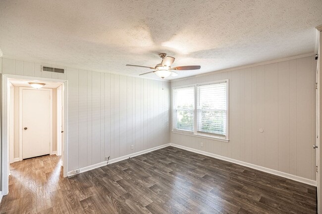 Photo - Charming Duplex Rental in Hendersonville!