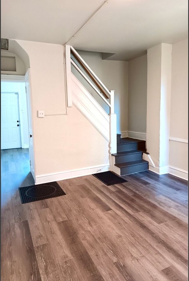 Photo - Charming 3BR Townhouse in Cabbage Hill