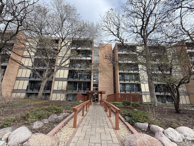 Building Photo - 6000 Oakwood Dr Rental