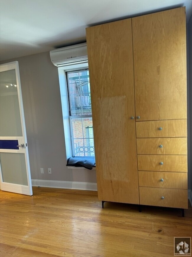 Building Photo - 20 STREET Unit 3R Rental