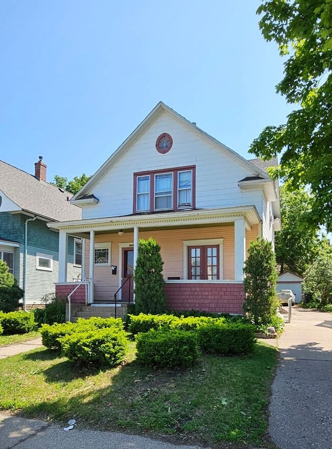 Building Photo - The Place to Be