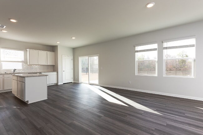 Photo - Brand New Build Never Lived In