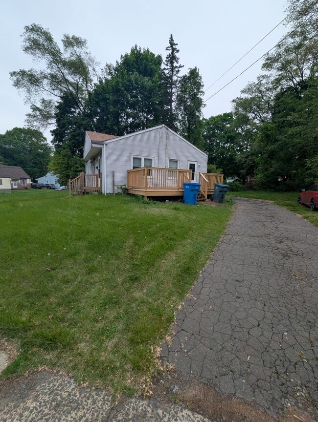 Photo - 585 Woodin St House