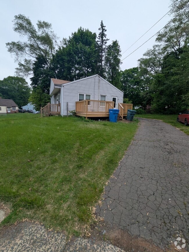 Building Photo - 585 Woodin St Rental