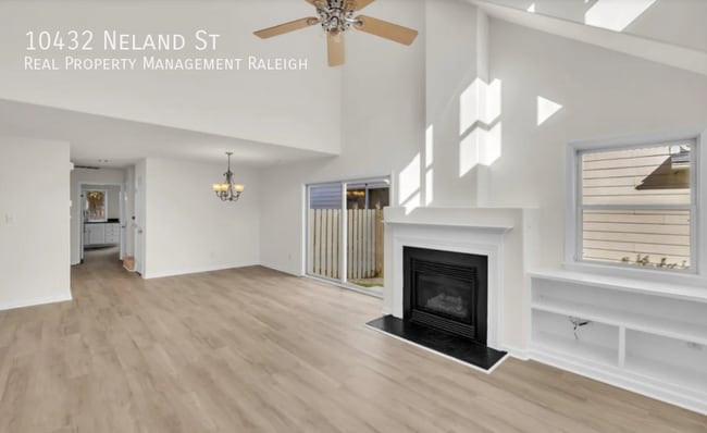 Photo - 10432 Neland St