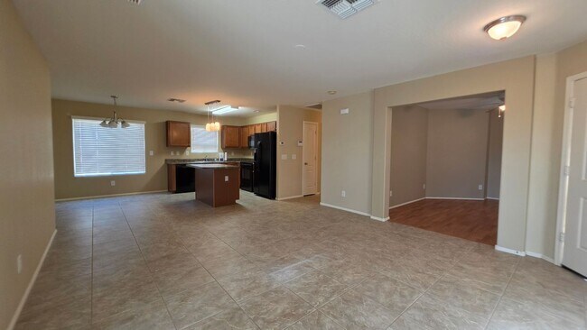40458 W Hayden Dr