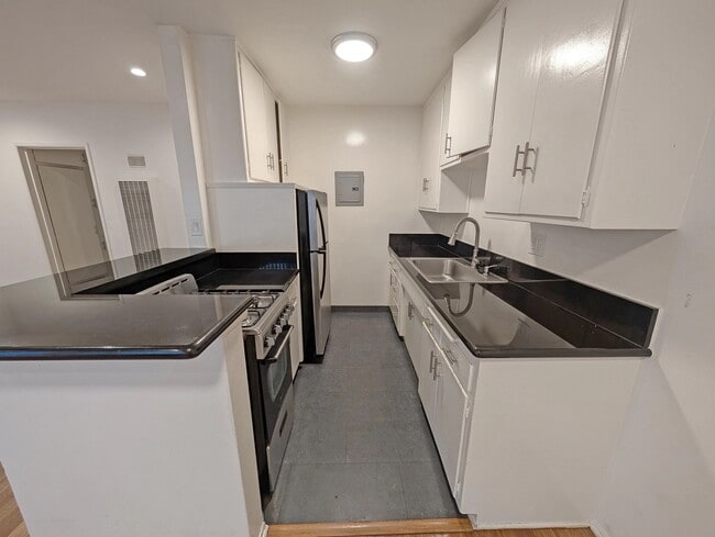 Photo - 1328 Gordon St Unidad 2