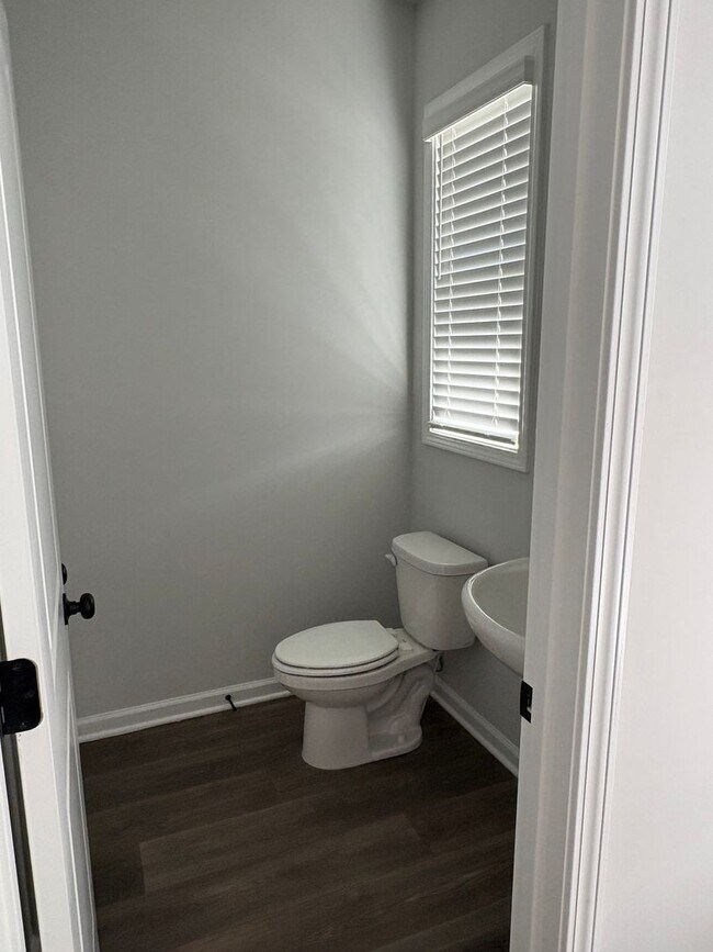 Photo - 130 Lauren St