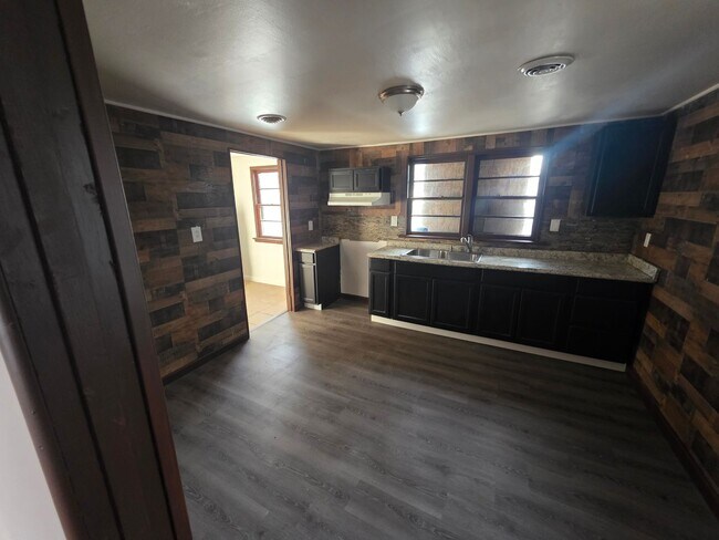 Photo - LIMITED TIME**NO APPLICATION FEE**1/2 OFF DEPOSIT**