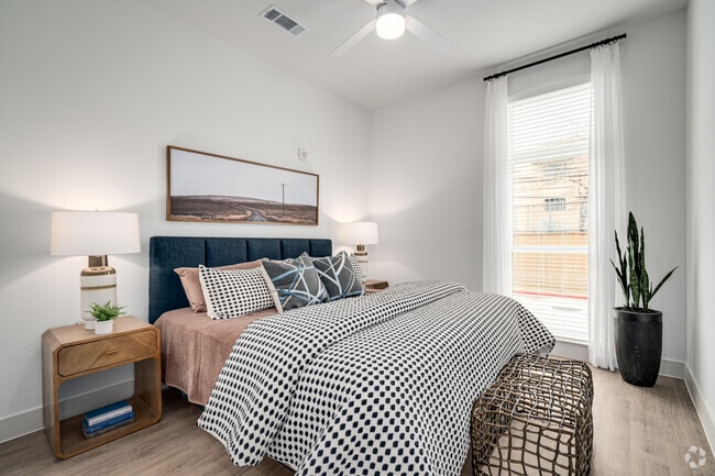 2BR, 2BA - 1,088SF