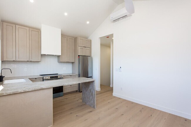Photo - 4422-4424 Cherokee Avenue Unit 4424 Cherokee Avenue