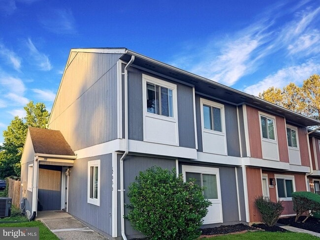 Building Photo - 12053 Hallandale Terrace