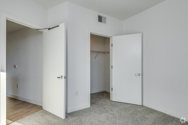 1HAB, 1BA - 677 ft²