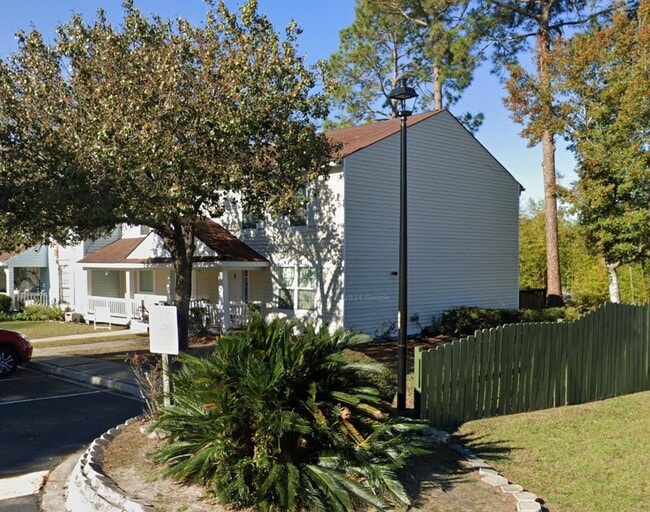 Photo - 912 Pineland Ave Unit 1