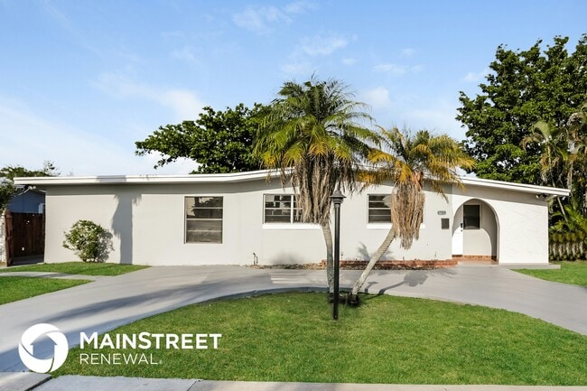 Building Photo - 5835 SW 117th Ave