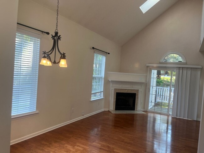 Photo - 518 Auburn Square Dr
