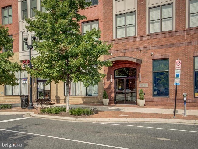 Photo - 1107 S Walter Reed Dr Unit 302