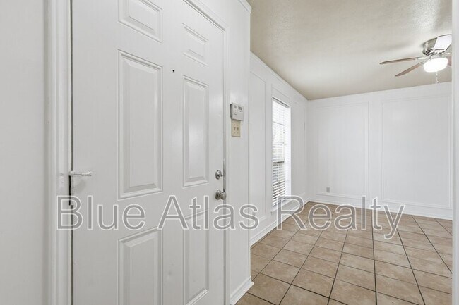 Photo - 704 Skyline Dr