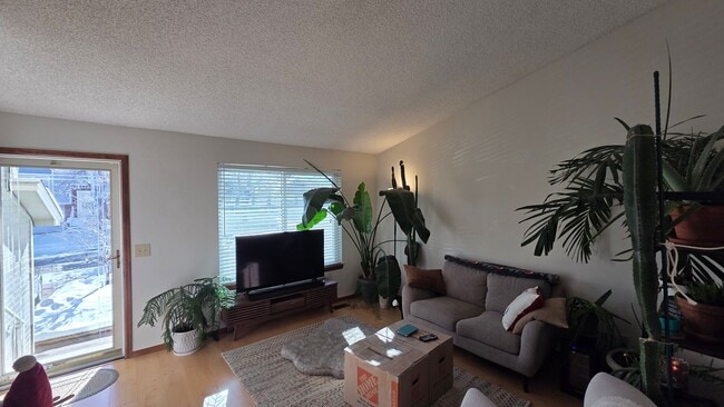 Photo - Fantastic 4BR, 3.5BA! Deck, FP, great yard, location!! (Regal)