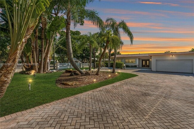 Building Photo - 1850 Hibiscus Dr Rental