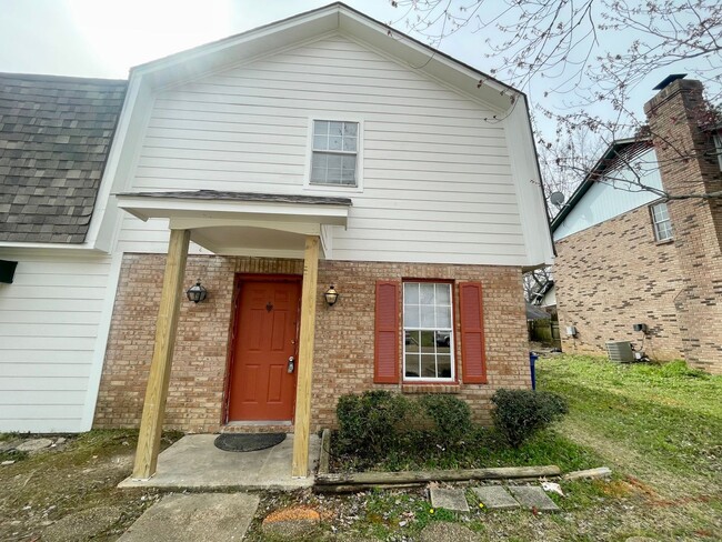 3 Bed Town Home in North East Jackson! - 3 Bed Town Home in North East Jackson!