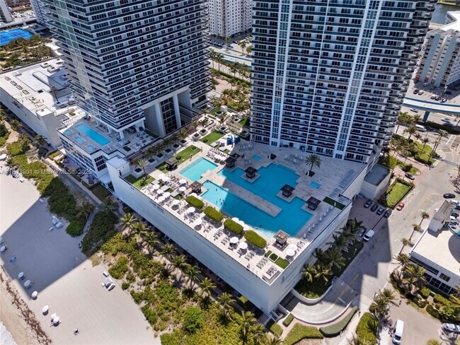 Building Photo - 1830 S Ocean Dr Unit 1612 Rental