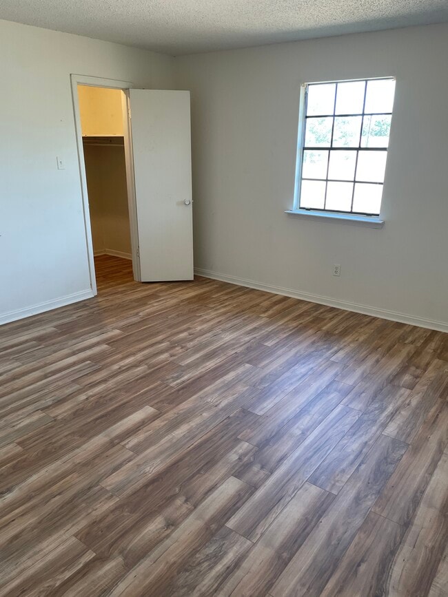 Photo - 1661 Alexander Ct