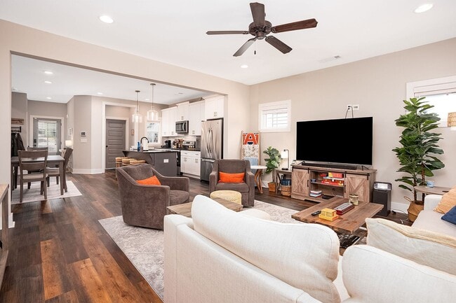 584 Piper Ave