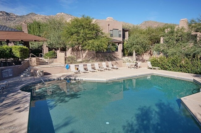 Building Photo - 6655 N Canyon Crest Dr Unit 3216