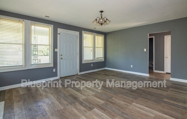 Photo - 208 52nd Pl N