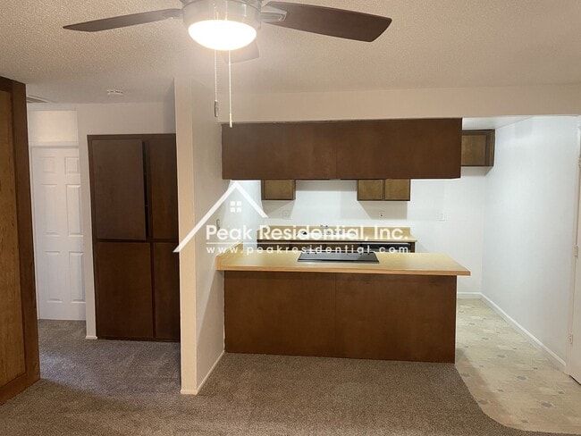 5433 E Knoll Dr