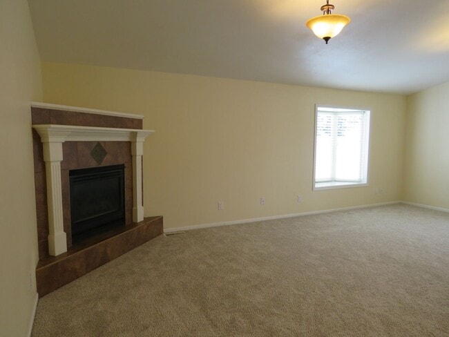 Photo - 5 Bed/ 3 Bath/ 3 Car Garage Gorgeous Executive Home in Coveted Castlewood Subdivision